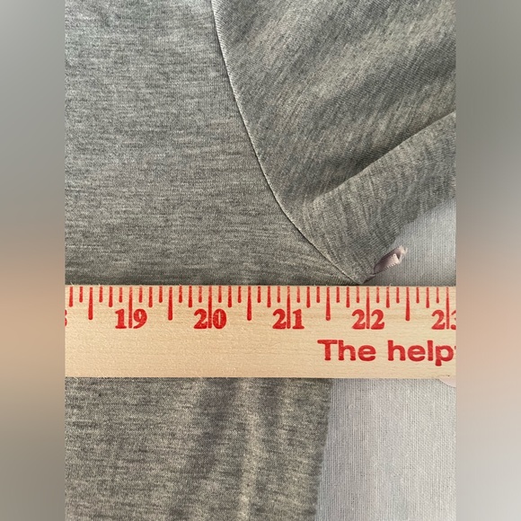 Ambrielle Women’s V-Neck Pullover Hooded Top Gray Medium. New w tag. - Picture 7 of 9